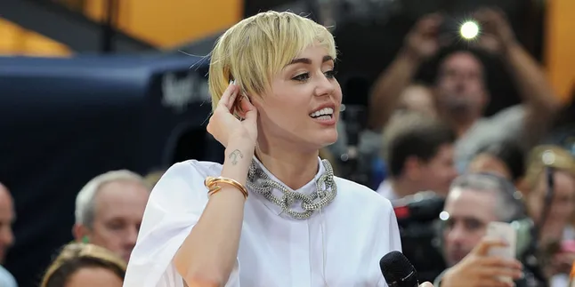 Masuk Rumah Sakit, Apa Saja Yang Dirasakan Miley Cyrus?
