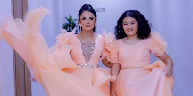 Masuki Usia Remaja, Krisdayanti Mengaku Batasi Pergaulan Amora Lemos dengan Cara Ini