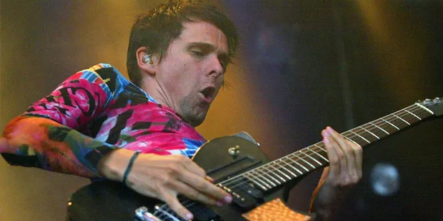 Matt Bellamy, Sukses Berkat Masa Kecil Kelam