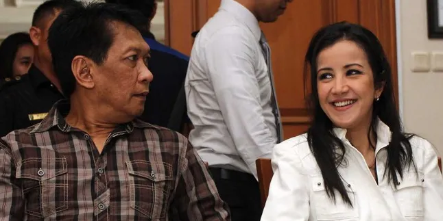 Mau Cerai, Andi Soraya Tetap Pakai Cincin Kawin