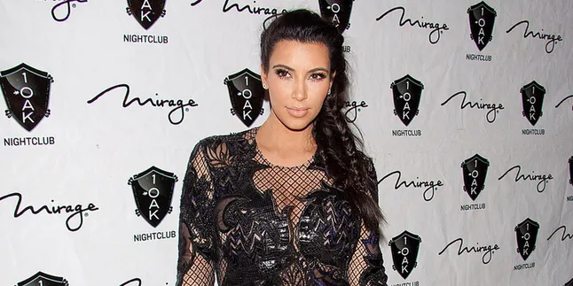 Mau Tahu Berapa Harga Make-Up Kim Kardashian Saat Pernikahan? Mau Tahu Berapa Harga Make-Up Kim Kardashian Saat Pernikahan?