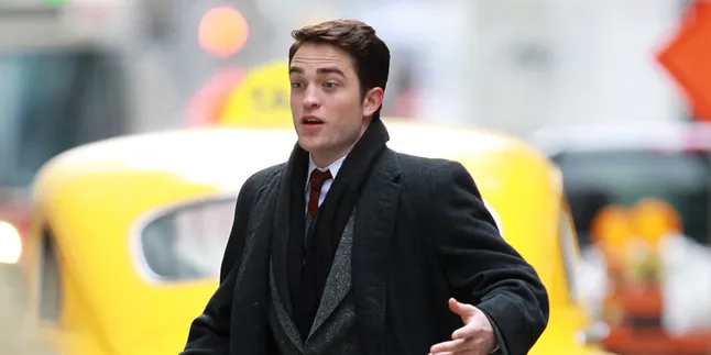 Mau Tahu Pengalaman Terburuk Robert Pattinson di Lokasi Syuting?