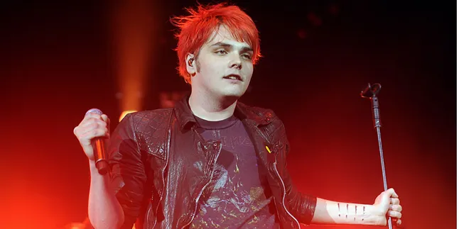 MCR Bubar, Gerard Way Bikin 'Gay Duet'