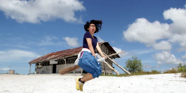 Meda Kawu Jatuh Cinta Dengan Belitong Berkat Lagu Cinta Gila