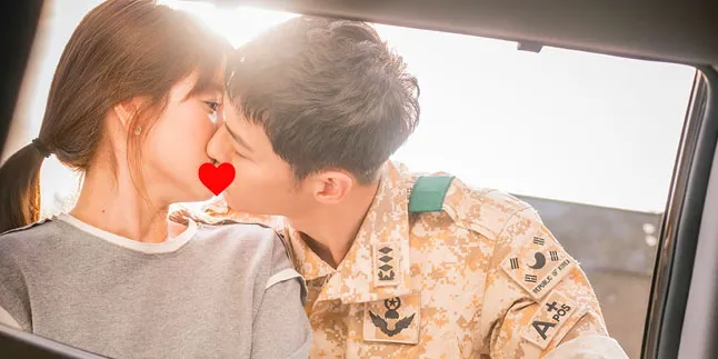 Medali Ciuman Song Joong Ki - Song Hye Kyo Ramai Diburu Oleh Fans Medali Ciuman Song Joong Ki - Song Hye Kyo Ramai Diburu Oleh Fans