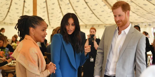 Meghan Markle Ajak Ibunya Ikut Kegiatan Kerajaan, Momen Manis Atau Pelanggaran?