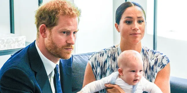 Meghan Markle Donasikan Baju Bayi Archie ke Afrika Selatan