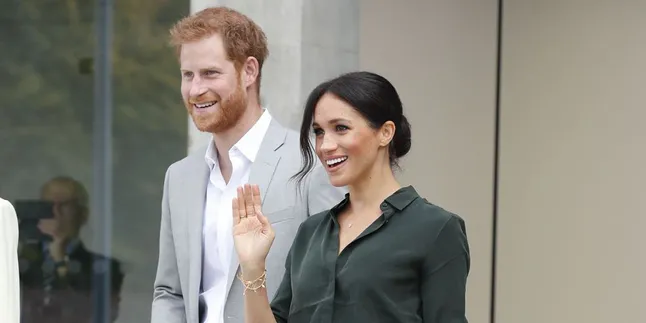 Meghan Markle Memanggang Kue Satu Ini Saat Kunjungan ke Australia
