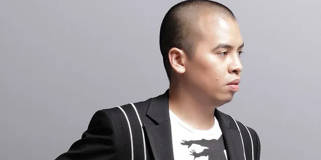 Melalui 'Bertahan', Aditya Minta Fans Untuk Tetap Berjuang Melalui 'Bertahan', Aditya Minta Fans Untuk Tetap Berjuang