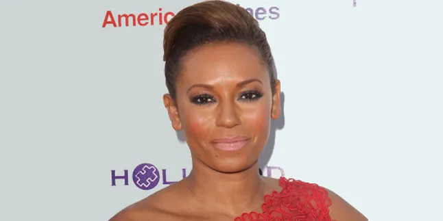 Melanie Brown Pose Topless Untuk Cosmopolitan