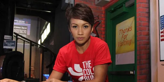 Melanie Putria Sering Tak Sama Dengan Suami, Kenapa Nih?