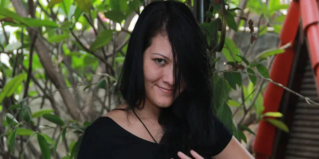 Melanie Subono Lawan Tragedi 98 Lewat Klip 'Sajak Suara'