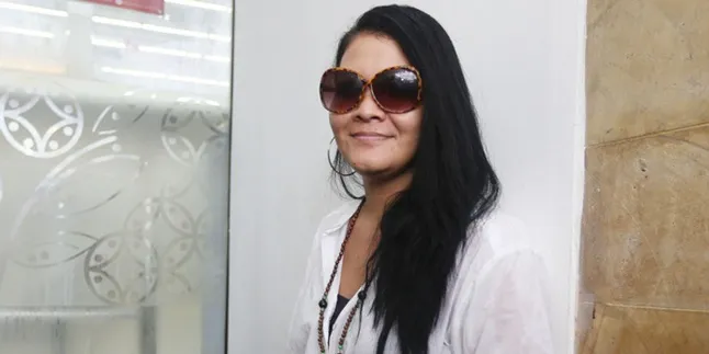 Melanie Subono Protes Penjualan Daging Anjing di Supermarket