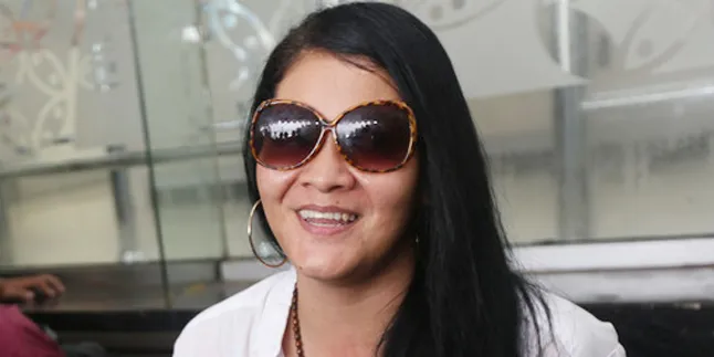 Melanie Subono Tak Cerita Detail Perceraian Kepada Orangtuanya
