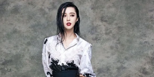 Melingkar Cincin Couple, Fan Bingbing Dirumorkan Telah Menikah Melingkar Cincin Couple, Fan Bingbing Dirumorkan Telah Menikah