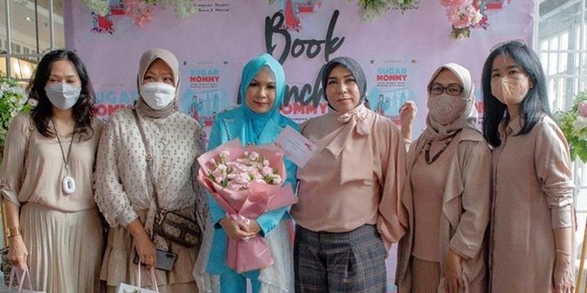 Melly Goeslaw Gives Support to Jes Tanjung who Just Released the Book 'Sugar Mommy'