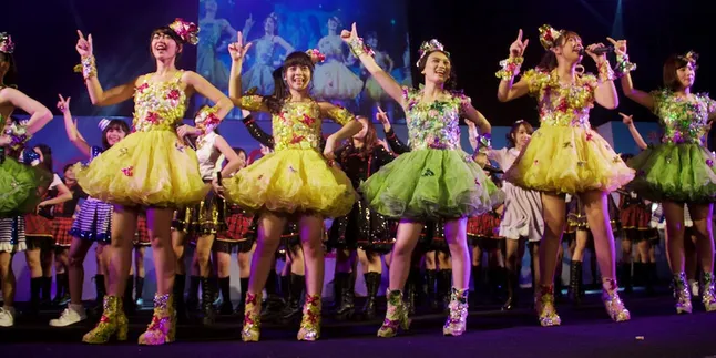 Melody - Ve JKT48 Ungkap Gaya Fashion Favorit Melody - Ve JKT48 Ungkap Gaya Fashion Favorit