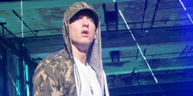 Memang 'Phenomenal', Eminem Berubah Jadi Superhero di Video Ini