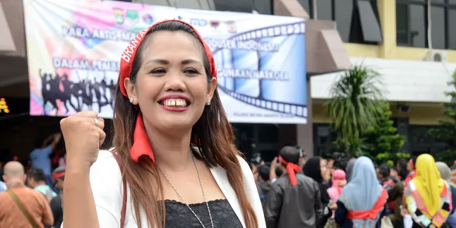 Memantik Kontroversi Dengan Lucinta Luna, Elly Sugigi Minta Maaf