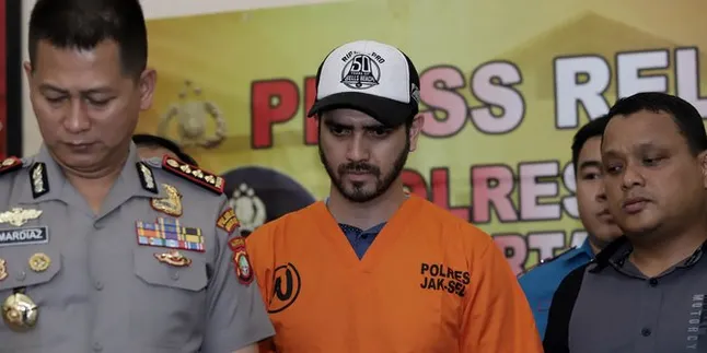 Membawa Ganja, Kakak Fachri Albar Ditangkap di Ruang ATM