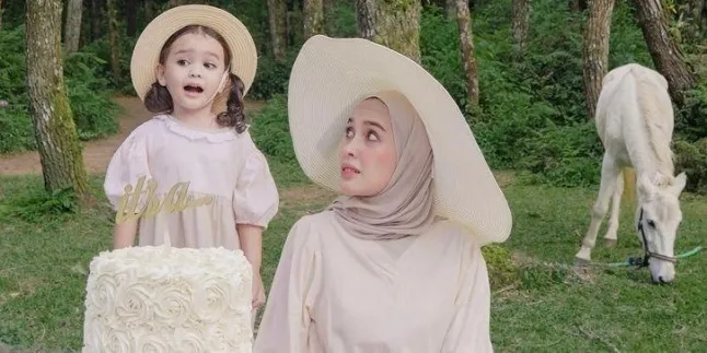 Shireen, Putri Cantik dari Selebgram Hamidah Rachmayanti Yang Fotogenik dan Cantiknya Bukan Main