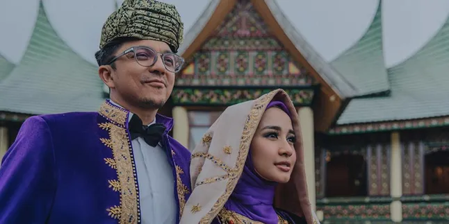 Memori Manis, Ketika Laudya Cynthia Bella Sisiri Rambut Engku Emran Memori Manis, Ketika Laudya Cynthia Bella Sisiri Rambut Engku Emran