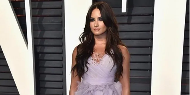Mempesona! Tetap Flawless, Demi Lovato Pamer Foto Tanpa Make-up Mempesona! Tetap Flawless, Demi Lovato Pamer Foto Tanpa Make-up