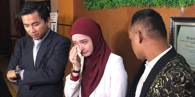 Deciding to Divorce from Virgoun, Inara Rusli Admits She Was Afraid Allah Would Be Angry at Her