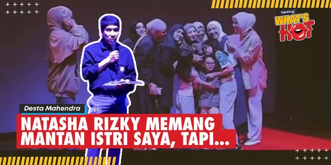 Holding Back Tears While Reading Poetry, Desta Expresses Heartfelt Words for Natasha Rizky