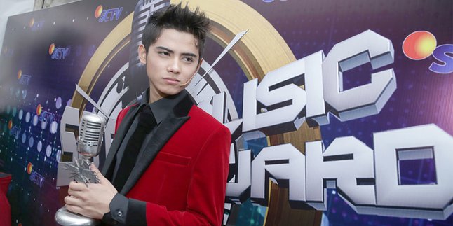 Menang di SCTV Music Awards 2015, Aliando Merasa Tak Pantas