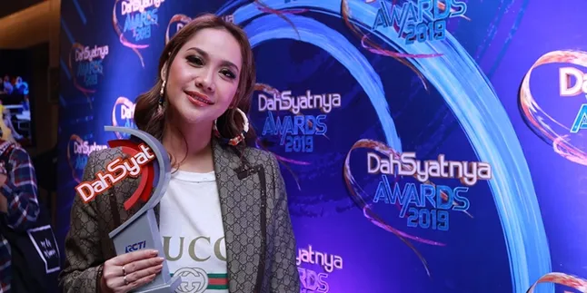 Sabet Penyanyi Solo Wanita Terdahsyat Jadi Kado Ultah Bunga Citra Lestari