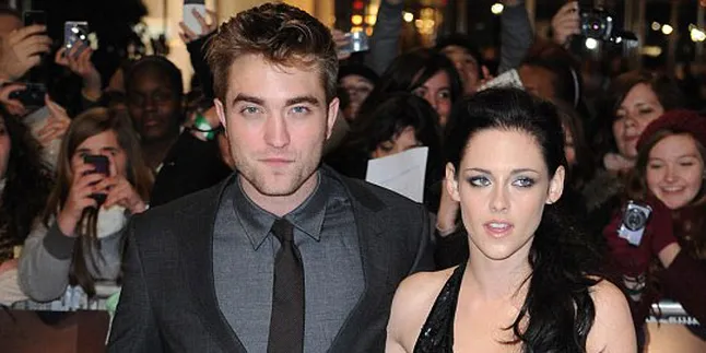 'Menang' Razzie Award, Kristen Stewart Peluk Lelaki Lain? 'Menang' Razzie Award, Kristen Stewart Peluk Lelaki Lain?