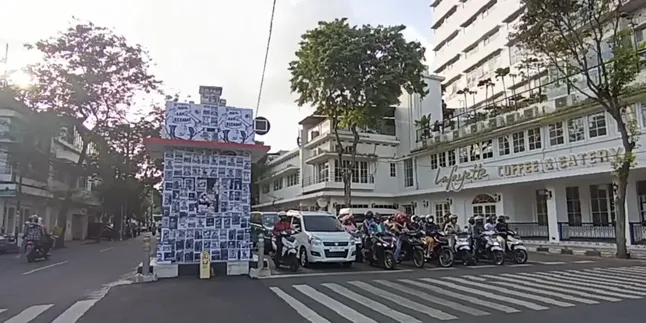 Menarik Perhatian Masyarakat, Pos Polisi di Malang Dipenuhi Tempelan Poster Usut Tuntas