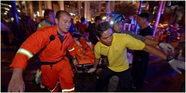 Mencekam! Ini Video Detik-Detik Ledakan Bom di Kuil Bangkok Mencekam! Ini Video Detik-Detik Ledakan Bom di Kuil Bangkok