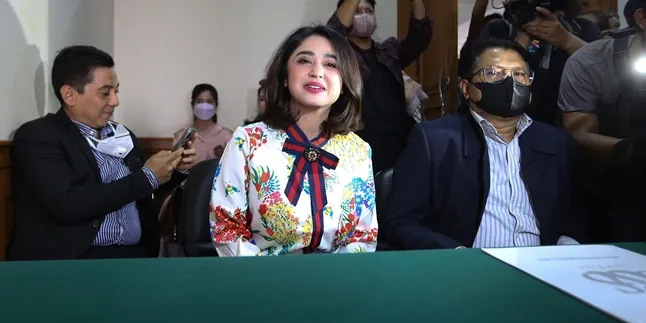Mendadak Panen Hujatan Karena Netizen Kasihan Pada Angga Wijaya, Dewi Perssik Ungkap Fakta Seperti Apa Mantan Suami Mendadak Panen Hujatan Karena Netizen Kasihan Pada Angga Wijaya, Dewi Perssik Ungkap Fakta Seperti Apa Mantan Suami