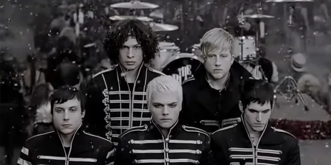 Arti dan Makna Lagu Cancer - My Chemical Romance, Suara Hati Seorang Pejuang Kanker Arti dan Makna Lagu Cancer - My Chemical Romance, Suara Hati Seorang Pejuang Kanker