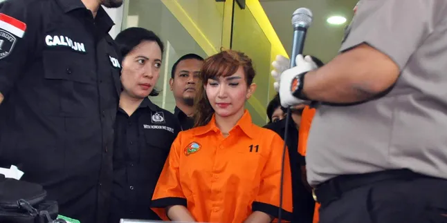 Mendekam di Tahanan, Roro Fitria Kini Lebih Religius Mendekam di Tahanan, Roro Fitria Kini Lebih Religius