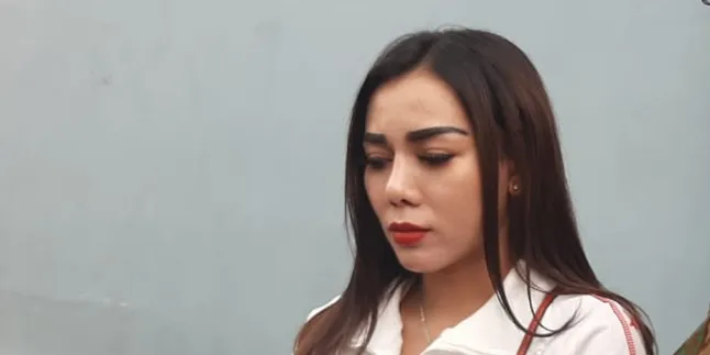 Mengaku Difitnah oleh Dinar Candy, Bebby Fey Alami Kerugian Mental Mengaku Difitnah oleh Dinar Candy, Bebby Fey Alami Kerugian Mental