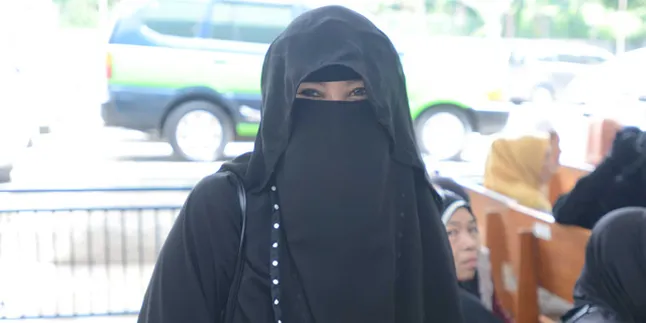 Mengaku Kena Sihir, Indadari Istri Caisar Jalani Ruqyah