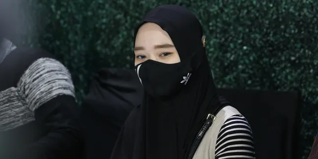 Mengaku Pernah Minta Bantuan Keluarga Untuk Dimediasi, Inara Rusli Justru Dimaki-maki Ibunda Virgoun Mengaku Pernah Minta Bantuan Keluarga Untuk Dimediasi, Inara Rusli Justru Dimaki-maki Ibunda Virgoun