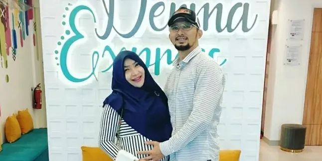 Mengaku Tak Alami Baby Blues Pasca Melahirkan Anak Pertama, Roro Fitria: Semua Serba Siap Mengaku Tak Alami Baby Blues Pasca Melahirkan Anak Pertama, Roro Fitria: Semua Serba Siap