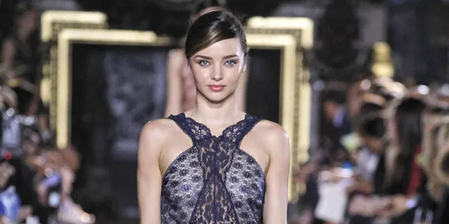 Mengejutkan! Miranda Kerr Akui Dirinya Biseksual