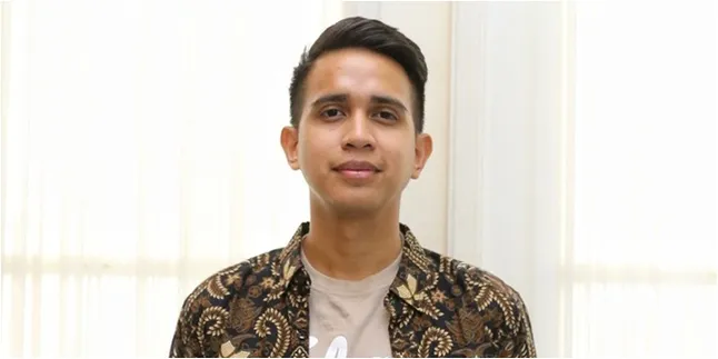 Mengenal Sosok Mas Herdi dalam Film 'DILAN 1991', Saingan Merebut Hati Milea Mengenal Sosok Mas Herdi dalam Film 'DILAN 1991', Saingan Merebut Hati Milea