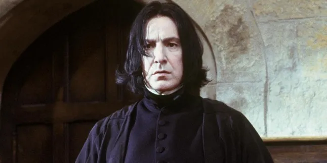 Mengenang Profesor Snape, Fans Harry Potter Kunjungi Peron 9 3/4