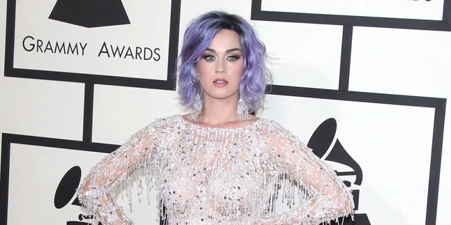 Menggoda! Kenakan Baju Terbuka, Katy Perry Umbar Aset Pribadi Menggoda! Kenakan Baju Terbuka, Katy Perry Umbar Aset Pribadi