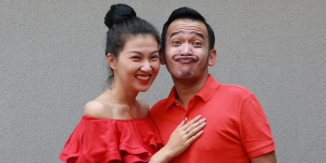 Mengintip Acara 7 Bulanan Adat Sunda Sarwendah - Ruben Onsu Mengintip Acara 7 Bulanan Adat Sunda Sarwendah - Ruben Onsu