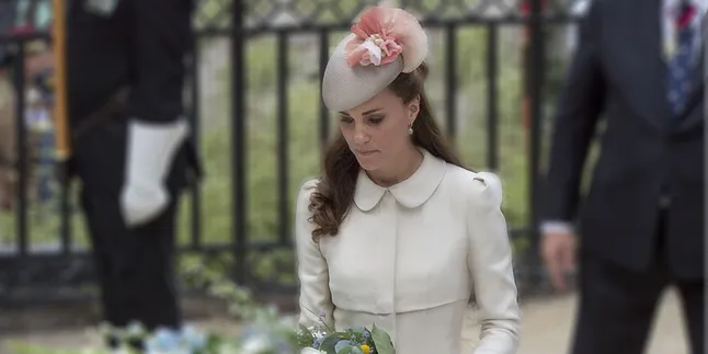 Mengintip Koleksi Headpiece Super Trendy Kate Middleton