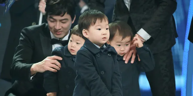 Mengintip Salam Perpisahan Song Il Kook & Triplets, Bikin Sedih Mengintip Salam Perpisahan Song Il Kook & Triplets, Bikin Sedih