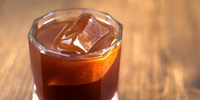 Mengulik Kesegaran dan Kenikmatan di Balik Setiap Tegukan Es Kopi Americano Mengulik Kesegaran dan Kenikmatan di Balik Setiap Tegukan Es Kopi Americano