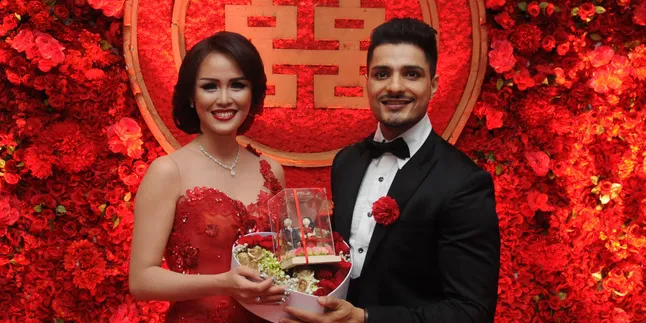 Menikah di India, Istri Vin Rana Bawa Tim Make Up Dari Jakarta Menikah di India, Istri Vin Rana Bawa Tim Make Up Dari Jakarta